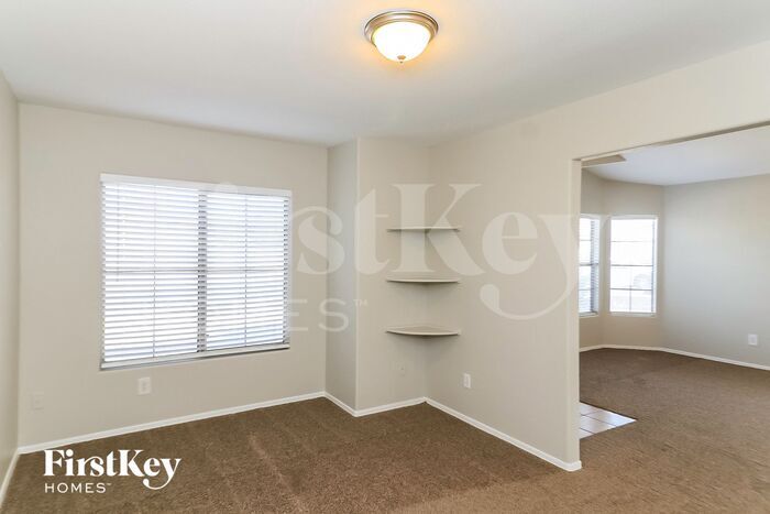 Building Photo - 15847 N Gil Balcome St