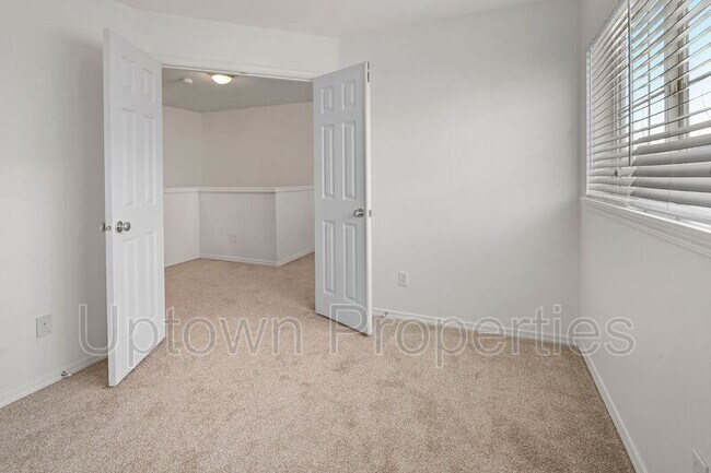 Building Photo - 1611 SW San Mateo Terrace
