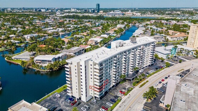 Building Photo - 401 Golden Isles Dr