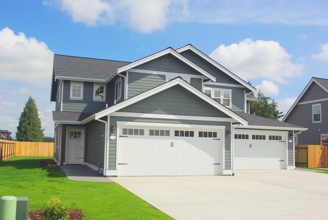 Building Photo - 2025 Aaron Dr