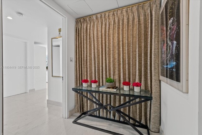 Building Photo - 10201 Collins Ave