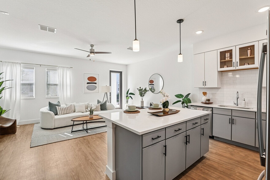 Encanto Isla - Encanto Isla | Townhomes for Rent