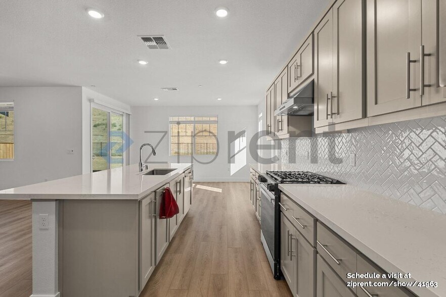 Building Photo - 7813 Lamplight Ct