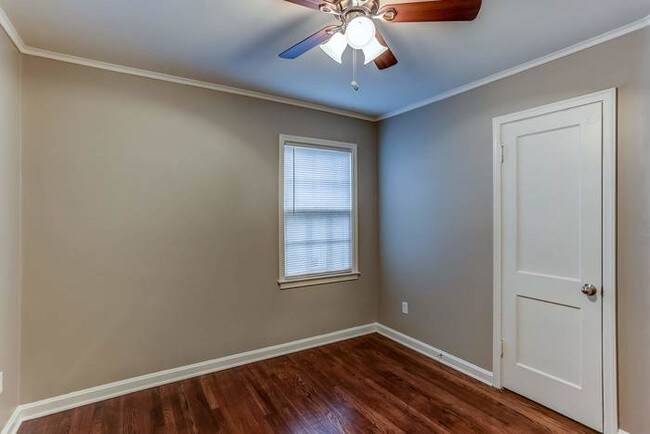 Building Photo - Newly renovated / Law enforcement discount
