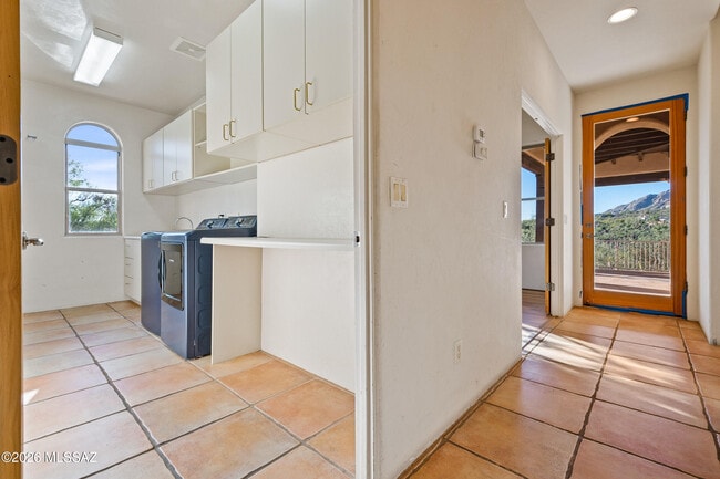 Building Photo - 6570 N Placita De Tia Ro