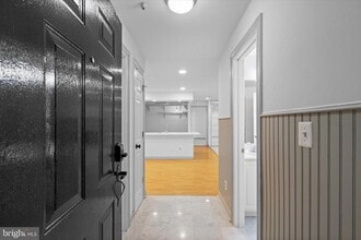 Building Photo - 12221 Fairfield House Dr