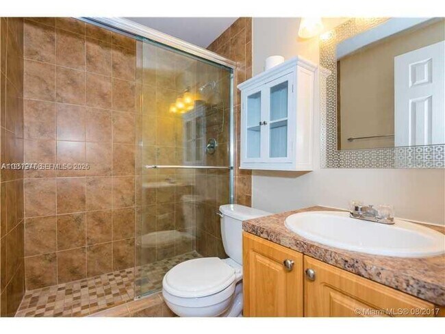 Building Photo - 127 NW 13th Ave