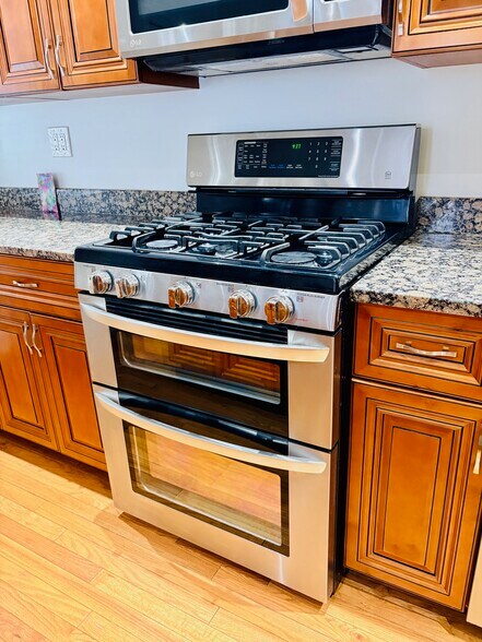 Building Photo - 3236 W Augusta Blvd