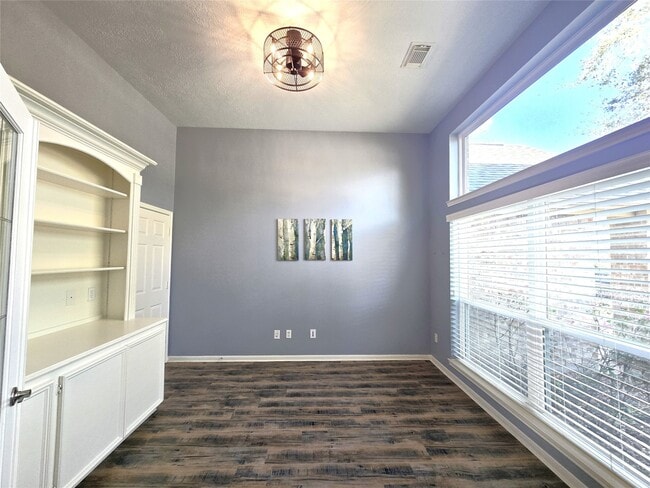 Building Photo - 2614 Parkbriar Ln