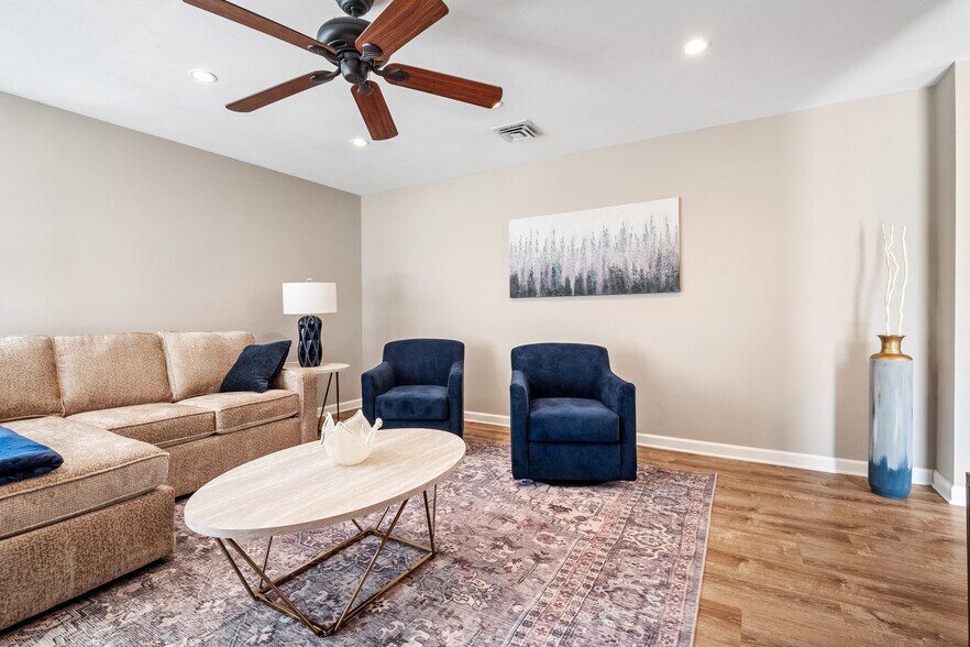 Building Photo - 1653 Pepperwood Dr