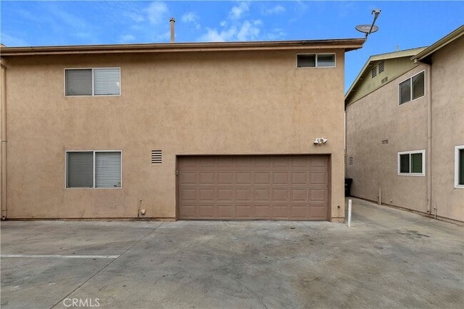 Building Photo - 20721 Roseton Ave