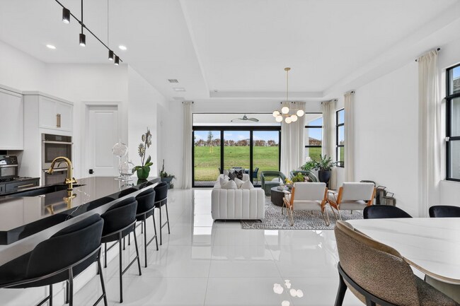 Building Photo - 10195 SW Latium Wy