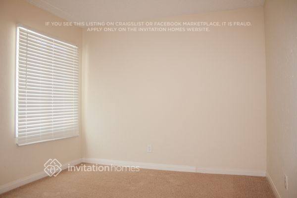 Building Photo - 5221 Dresden Pl