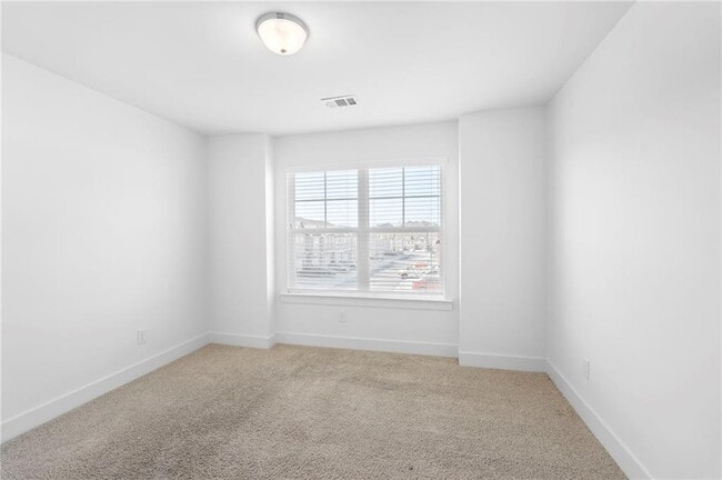 Building Photo - 1821 Edgehill Dr