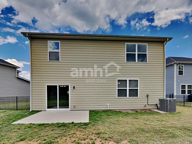 Building Photo - 4300 Spregan Way