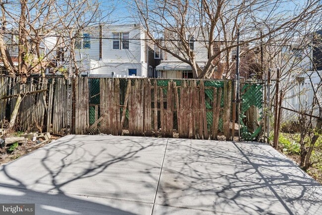 Building Photo - 3045 Weikel St