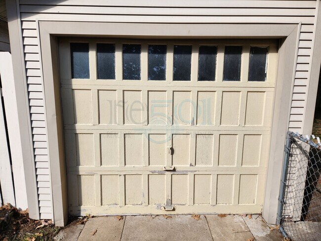 Building Photo - Forest Park School District!