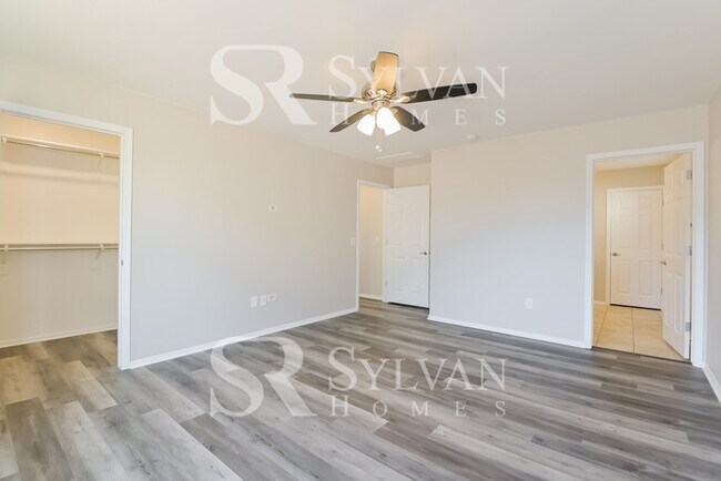 Building Photo - Come view this charming home