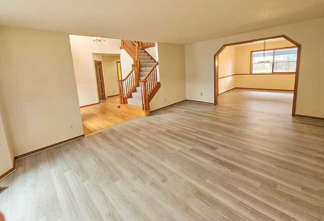 Building Photo - Spaceous newly remodeled 5 bedroom 3 bath ...