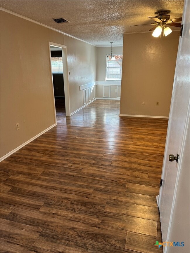 Building Photo - 510 N Bauer St