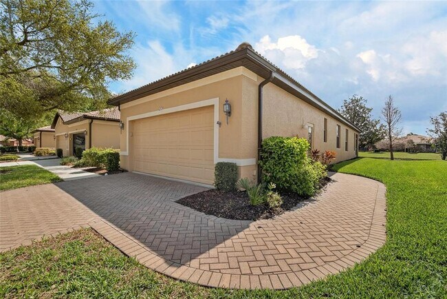 Building Photo - 210 Shell Falls Dr