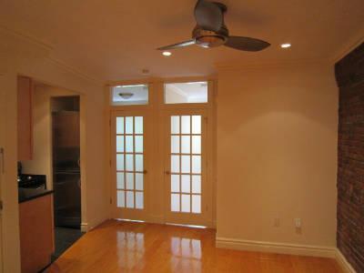 Primary Photo - 424 E 9th St