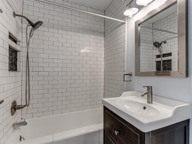 Building Photo - 2933 Cummings Dr