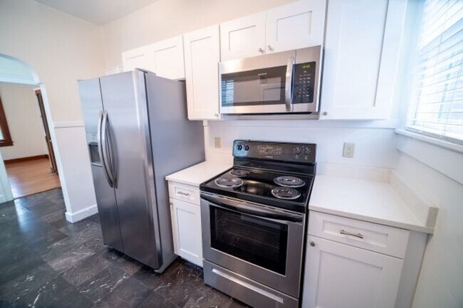 Building Photo - Fall 2026!! Live in this Historic yet modern 4 bedroom!