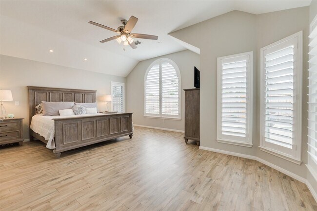 Building Photo - 13807 Halpren Falls Cir
