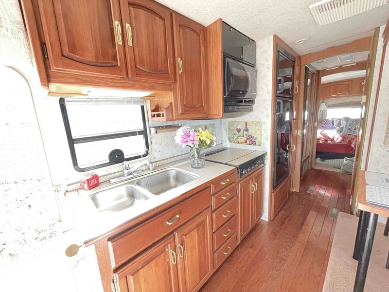 Building Photo - 1140 E Arques Ave