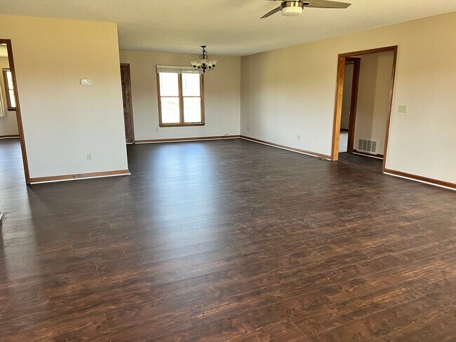 Building Photo - Country Living for Lease