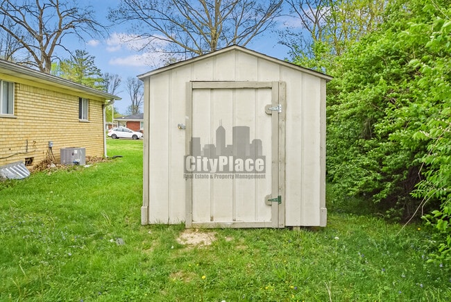 Building Photo - 1213 Taylor Dr E