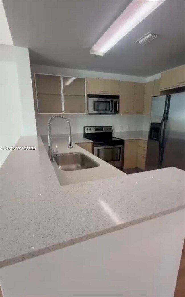 Building Photo - 350 NE 24th St