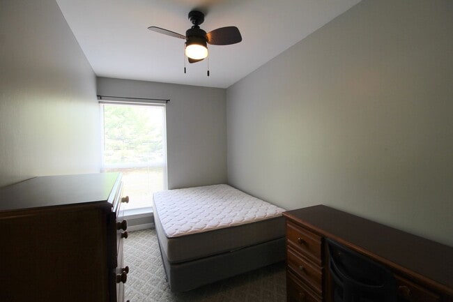 Building Photo - 1342 Hunters Rd