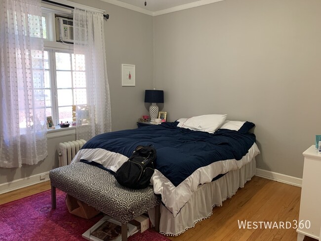 Building Photo - 507 W Aldine-2B