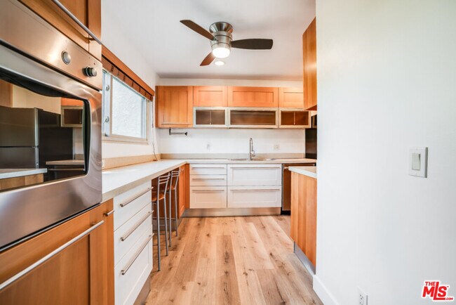 Building Photo - 4612 Park Granada