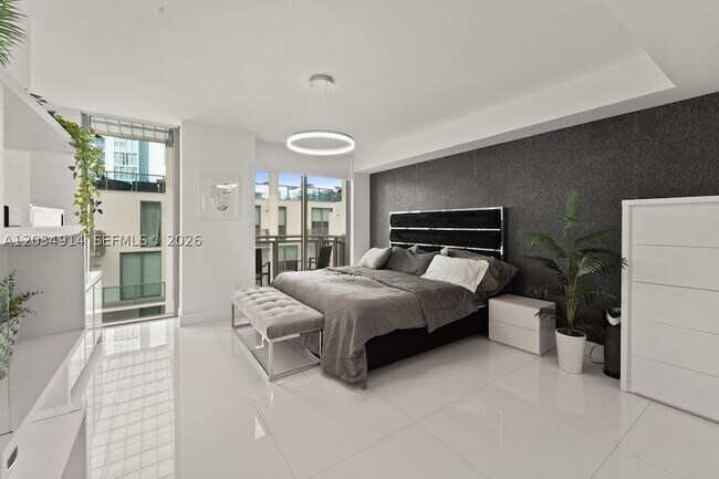 Building Photo - 6000 Collins Ave