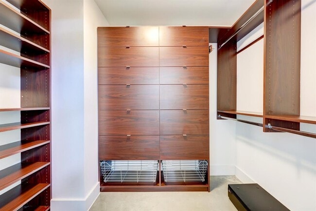 Building Photo - 2205 N Lamar Blvd