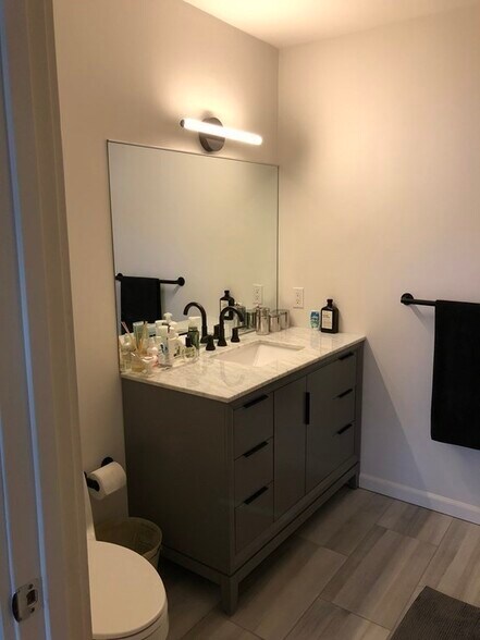 Building Photo - 305 Cambridge St