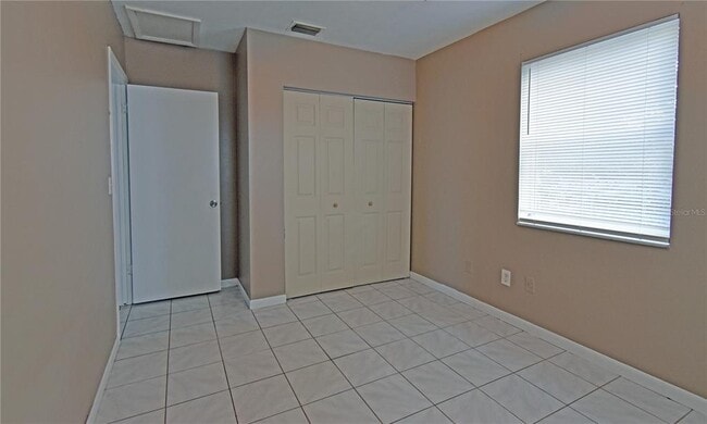 Building Photo - 421 Briarwood Ln