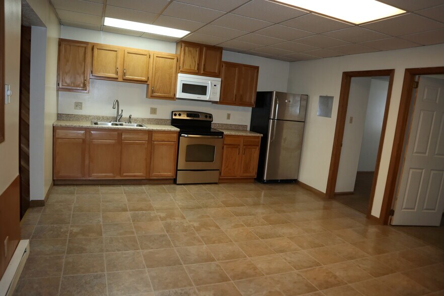 Building Photo - 442 3rd St