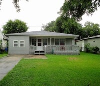 Building Photo - 36 18th Ave N