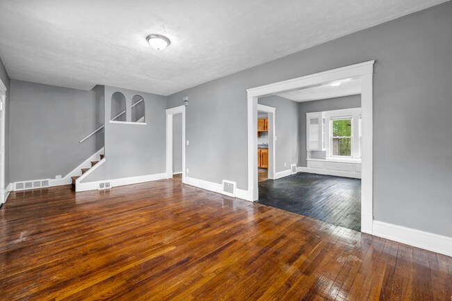 Building Photo - 12405 Rexford Ave