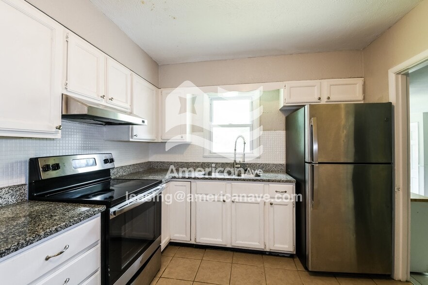 Building Photo - 1044 Farmview Dr