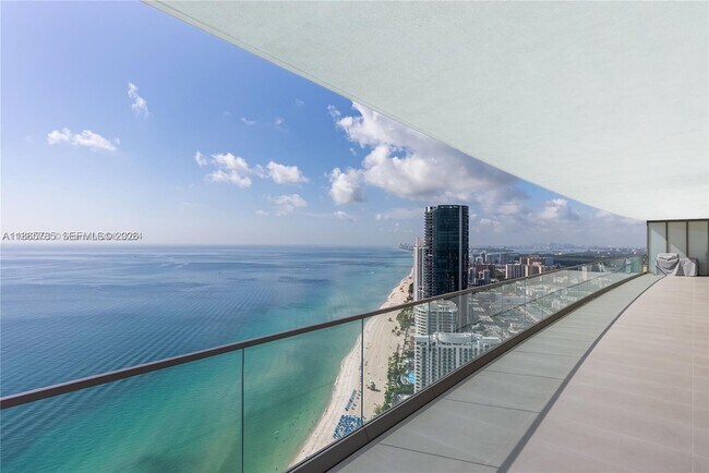 Building Photo - 18975 Collins Ave