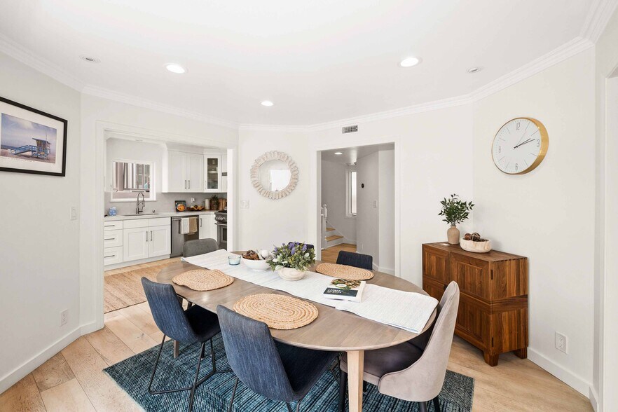 Building Photo - 309 20th Pl