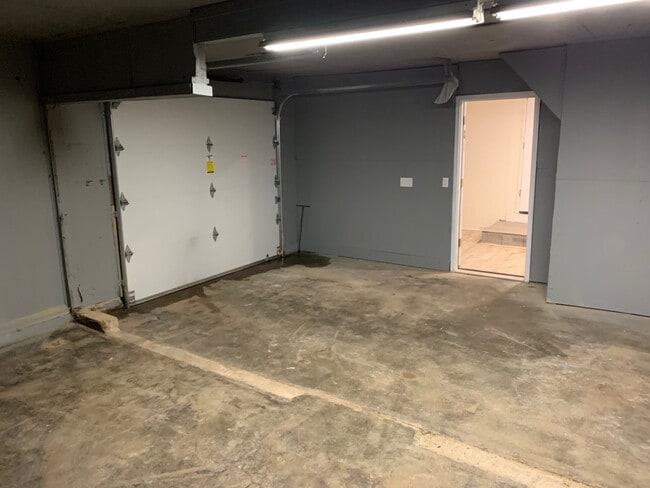 Building Photo - 15722 SE Oatfield Rd