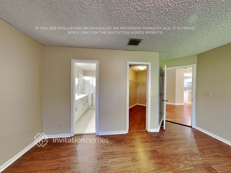 Building Photo - 8931 Lake Park Cir N
