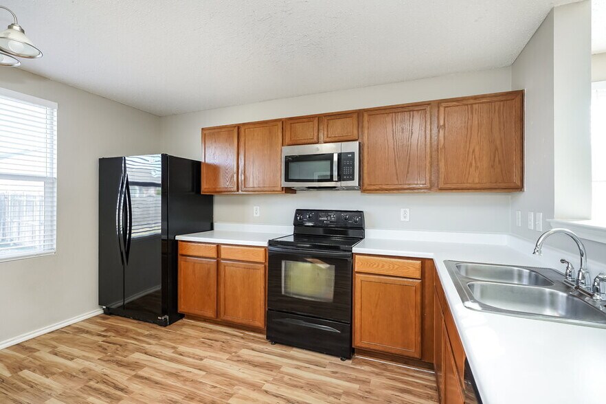 Building Photo - 1625 Sierra Meadow Ln