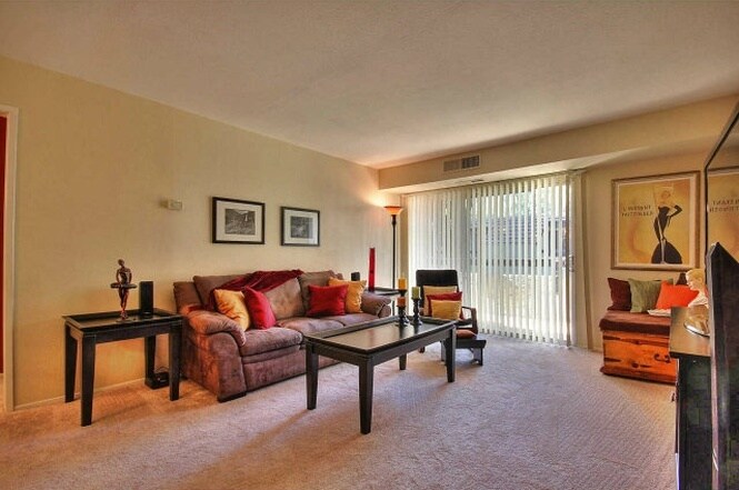 Living room - 309 Tradewinds Drive